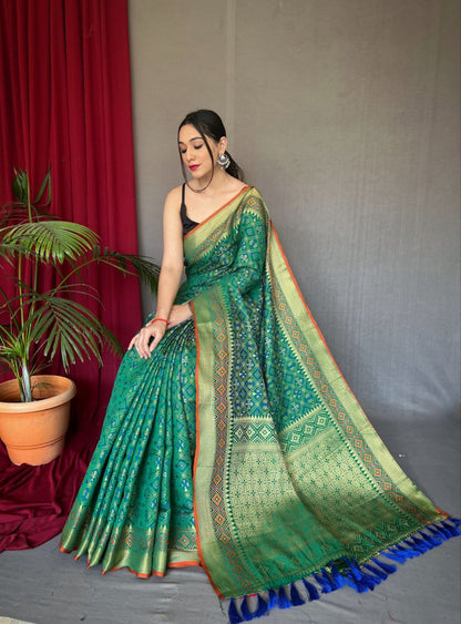 Elegant Pure Patola Silk Saree with Meenakari & Pallu