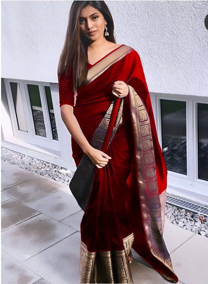 Royal  Lichi Silk Saree with Jacquard Rich Pallu