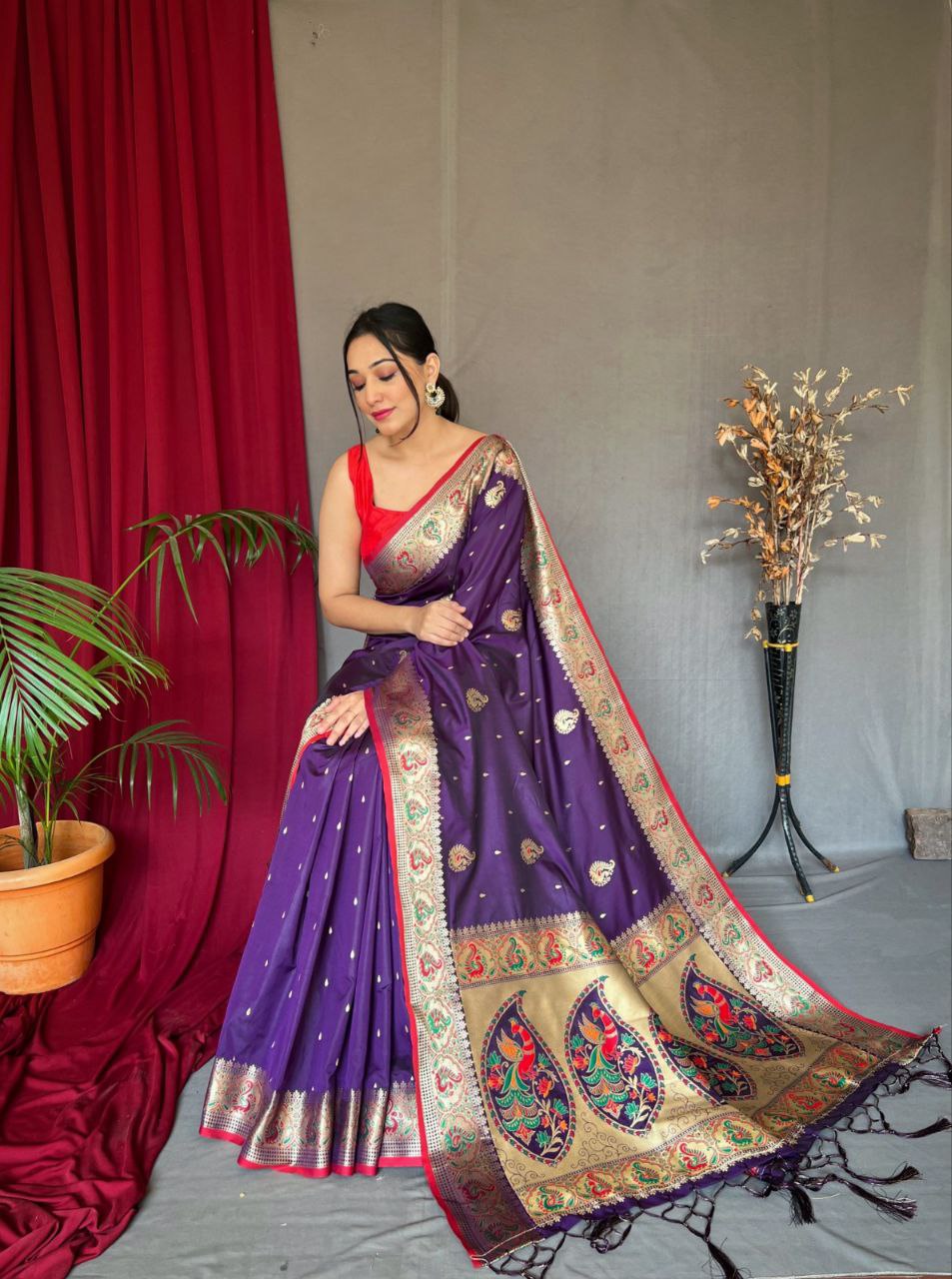 Pure Kanchipuram Paithani Silk Saree with Contrast Butti Blouse