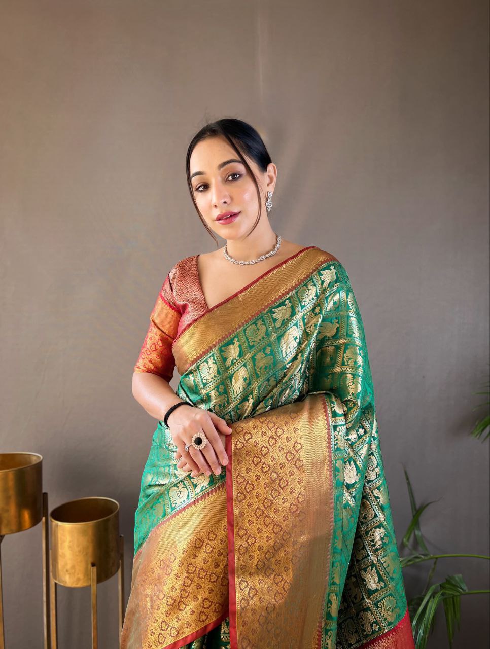 Elegant Pattu Silk Saree with Rich Contrast & Tradition