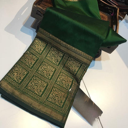 Royal  Lichi Silk Saree with Jacquard Rich Pallu