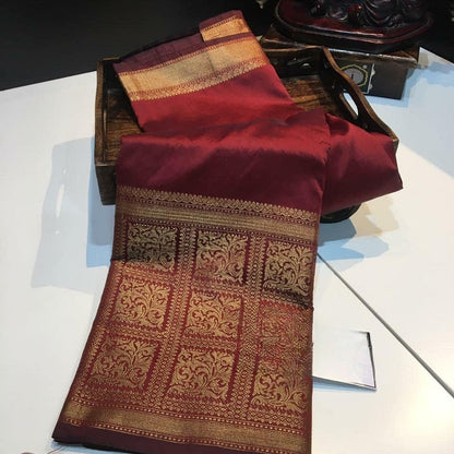 Royal  Lichi Silk Saree with Jacquard Rich Pallu